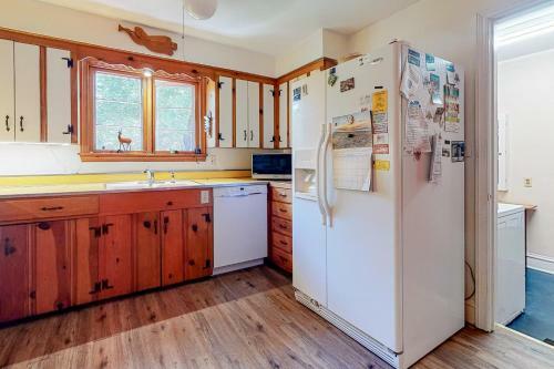 Ocean View --- 30839 Cedar Neck Rd