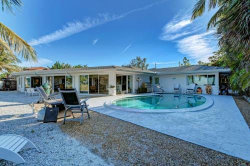 My Private Beach - 826a S Bay