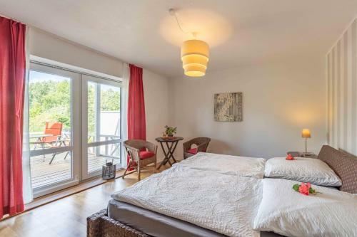 Seaside Apartments - Boathouse