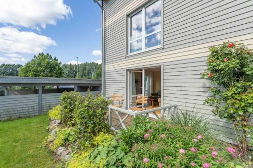 Seaside Apartments - Boathouse