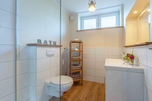 Seaside Apartments - Boathouse