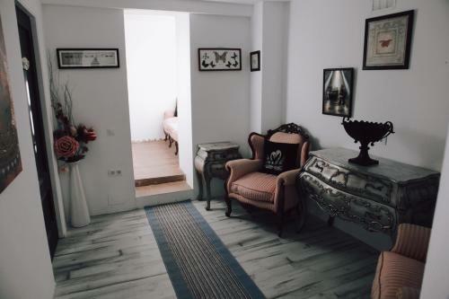 3 Bed Apartment In Luxury Country House With Pool