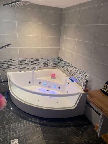 Super Appartement Avec Hamman Jacuzzi Et Piscine