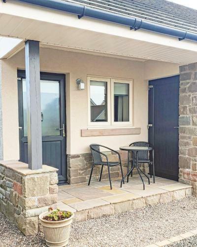 Wood Fired Hot Tub - 1 Bed Rural Retreat