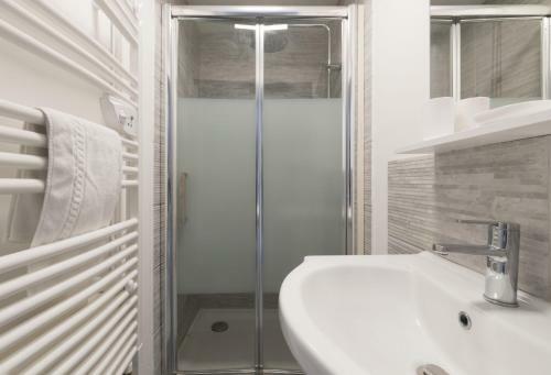 Maison Spacieuse Avec �tage Dans Une Impasse