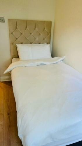 Apartamento Newly Refurbished 2 Bed Apt, Free Parking