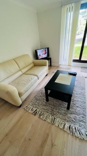 Apartamento Newly Refurbished 2 Bed Apt, Free Parking