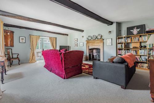 Lovely Thatched House In The Devon Countryside