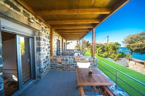 Apartamento Terrazeus - Stone House Beachfront 3