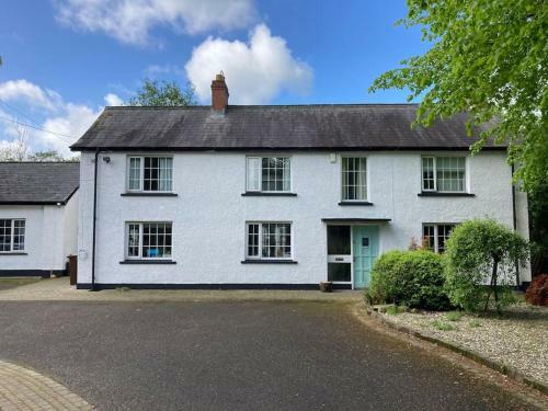 Large Country Farmhouse With Garden And Stream
