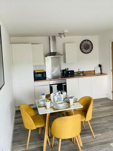 Apt609 2 Bedroom Serviced Apartment - Free Parking