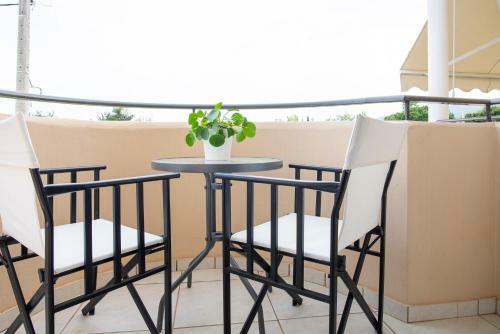 Kima: Relaxing Beach Home Next To Sparkling Waters