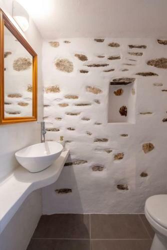 Hostal Batistas Guest House