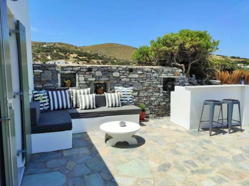 The Old Barn, In Naousa Paros