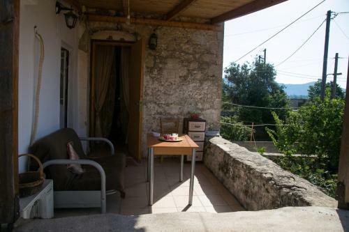Leonidas House