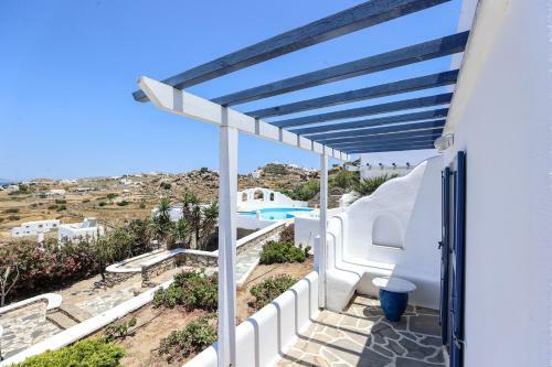 Villa Mykonos In White