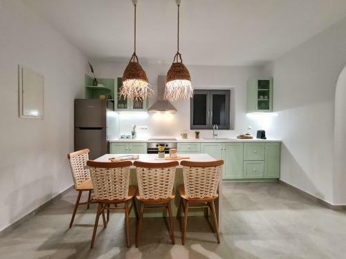 Isalos Villas With Private Pool, Sleeps 4