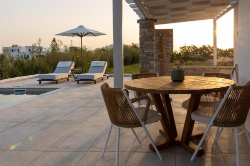 Isalos Villas With Private Pool, Sleeps 4