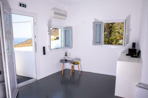 Hotel White Cave Villas
