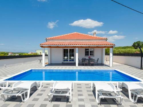 Holiday Home Sunshine