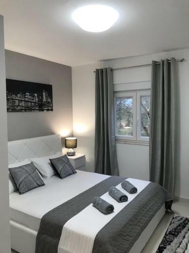Charles Lux Apartments