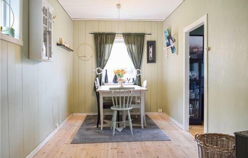 Stunning Home In Tysse With 2 Bedrooms