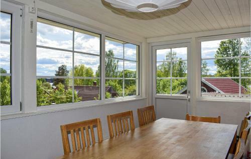 Nice Home In Tenhult With 3 Bedrooms
