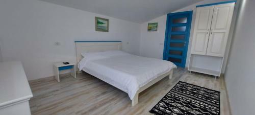 Hostal Delta Summer House Crisan
