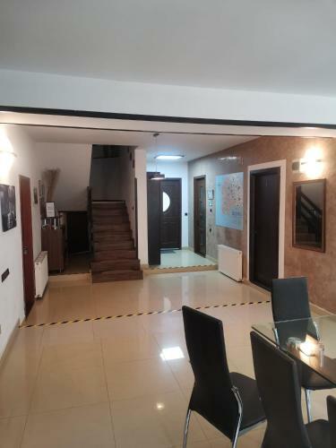 Hostal Pensiunea Maximilyanis