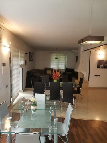 Hostal Pensiunea Maximilyanis