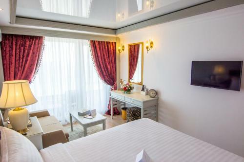 Hotel Phoenicia Blue View