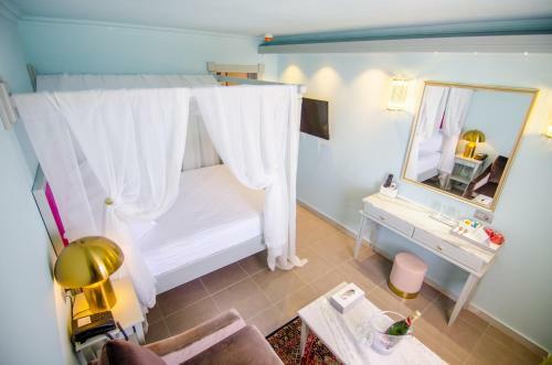 Hotel Phoenicia Blue View