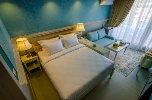 Hotel Phoenicia Blue View