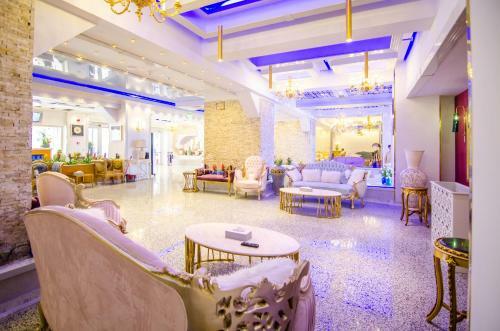 Hotel Phoenicia Blue View