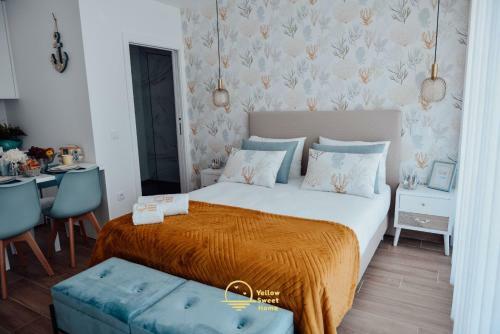 Yellow Sweet Home - Beatriz