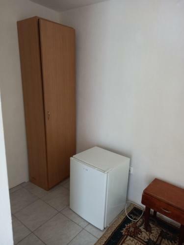 Casute De Piatra Costine?ti