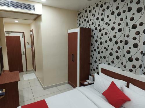 Hotel Embassy Grand