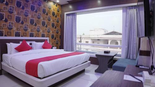 Hotel Embassy Grand