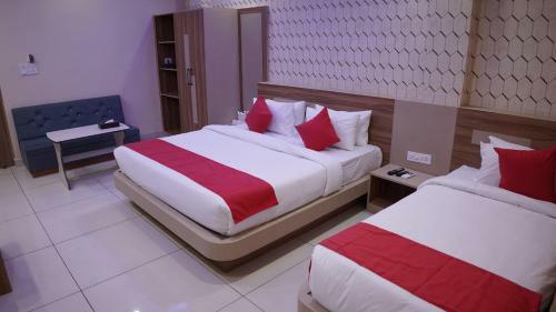 Hotel Embassy Grand