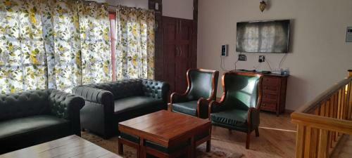 Cliffside Manor, Satkhol, Mukteshwar By Earthaa Escapes