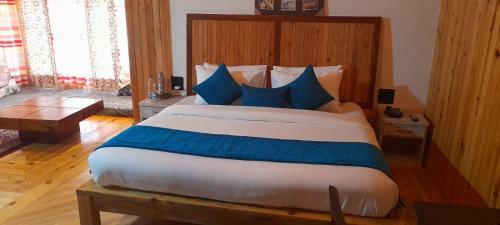 Cliffside Manor, Satkhol, Mukteshwar By Earthaa Escapes