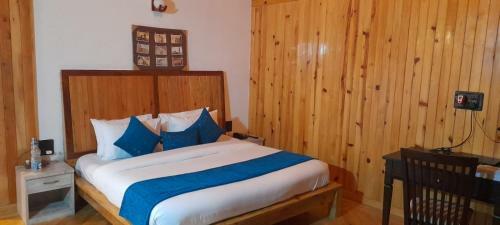 Cliffside Manor, Satkhol, Mukteshwar By Earthaa Escapes