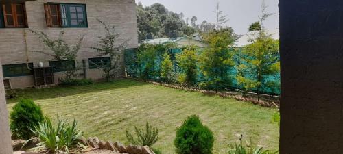 Cliffside Manor, Satkhol, Mukteshwar By Earthaa Escapes