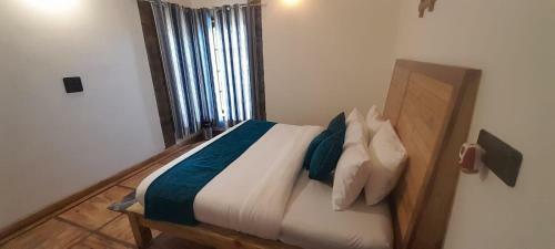 Cliffside Manor, Satkhol, Mukteshwar By Earthaa Escapes