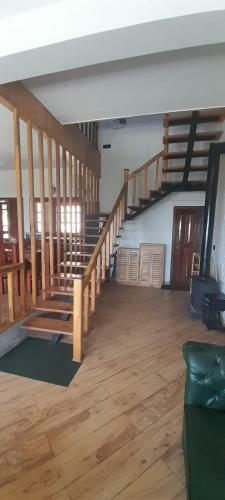 Cliffside Manor, Satkhol, Mukteshwar By Earthaa Escapes