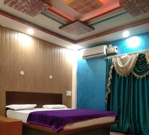 Adh Hotel Heera Palace