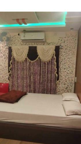Adh Hotel Heera Palace