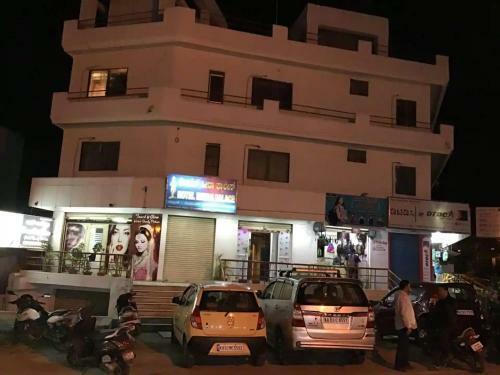Adh Hotel Heera Palace