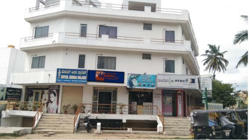 Adh Hotel Heera Palace