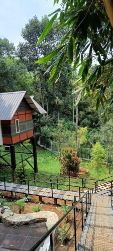 Hotel Santhi Hill View Resort
